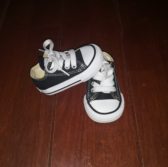 Size 2 infant boys Converse shoes - Picture 3 of 13